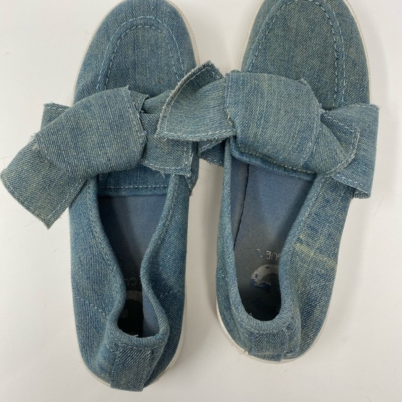 Women’s Guess Chippy Denim Sneaker - Picture 4 of 5